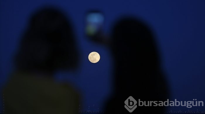 "Süper Ay" manzarası büyüledi
