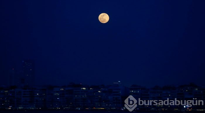 "Süper Ay" manzarası büyüledi
