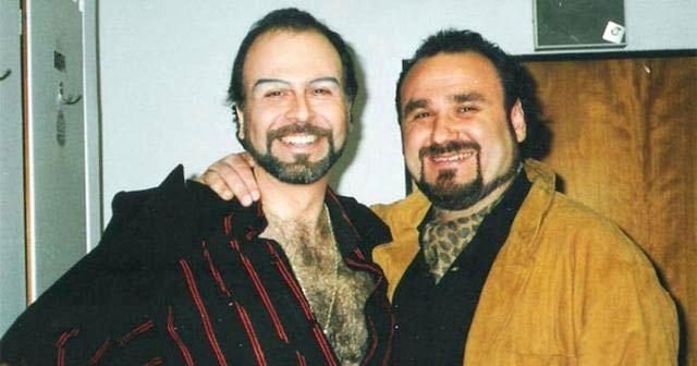 Hakan Aysev, Sedat Öztoprak'ın tabutuyla selfie yaptı
