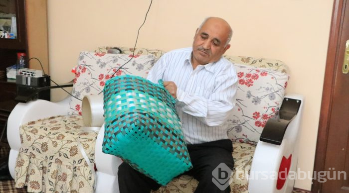 Ambalaj atıklarından 20 yıldır çanta yapıyor
