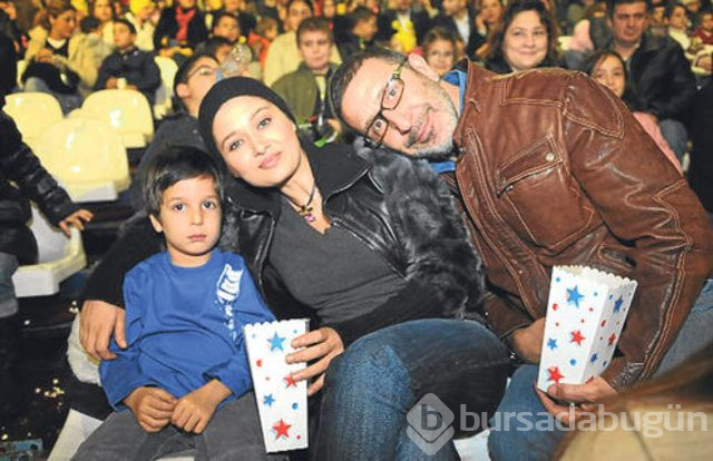 Cem Özer oğlu Nejat'a sakal tıraşı olmayı öğretti
