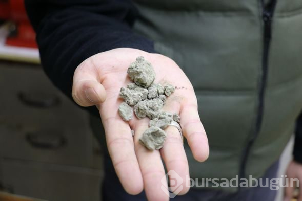 'Şifalı' deyip killi toprak yiyorlar!

