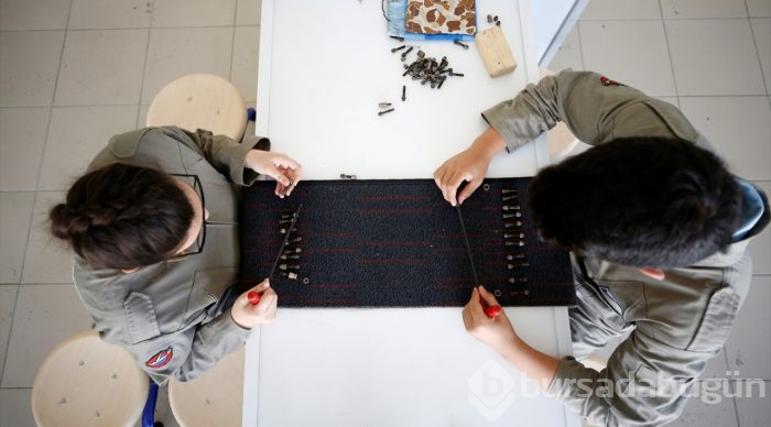Havacılığı okul bahçesindeki uçakta öğreniyorlar
