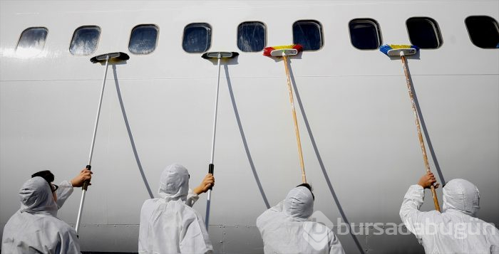 Havacılığı okul bahçesindeki uçakta öğreniyorlar
