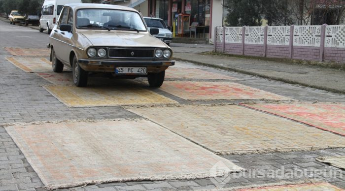 Üzerinden araba geçen halıların değeri artıyor
