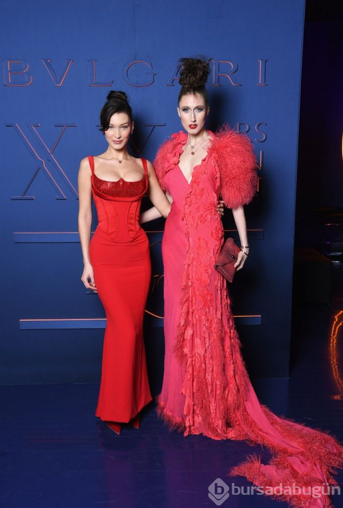 Bella Hadid'den Bulgari gecesine kırmızı damga