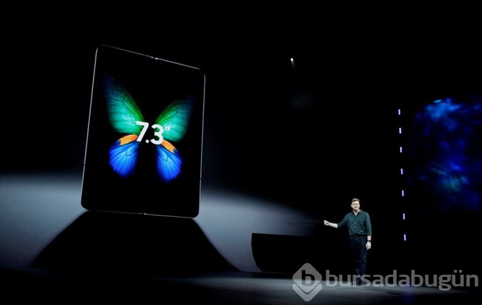 Samsung katlanır telefonu Galaxy Fold'u tanıttı! Samsung Galaxy S10, S10Plus, S10e Türkiye fiyatı belli oldu