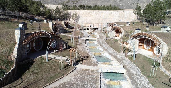 'Hobbit Köyü' Sivas'ta hizmete açıldı...

