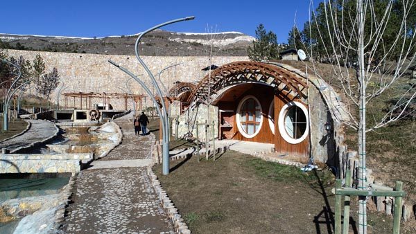 'Hobbit Köyü' Sivas'ta hizmete açıldı...
