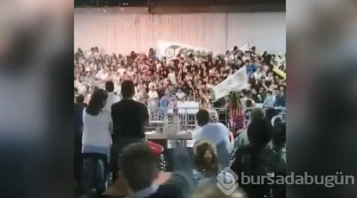 Karnavalda sahne çöktü: 34 kişi yaralandı