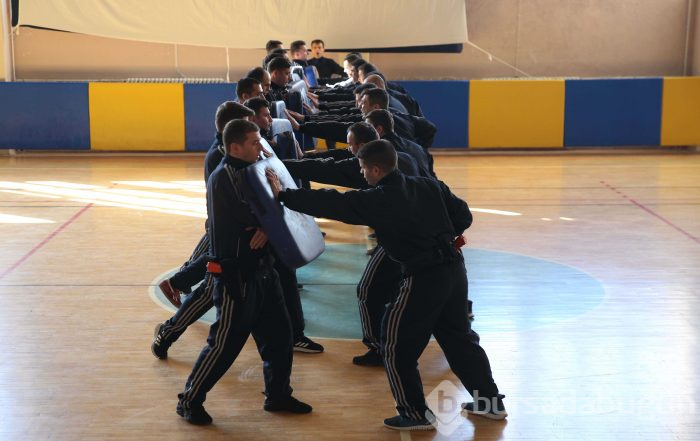 Mahalle bekçileri zorlu eğitimle göreve hazırlanıyor
