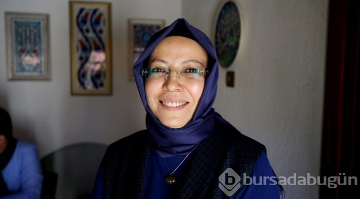 Ebru sanatını dünyaya tanıtıyorlar
