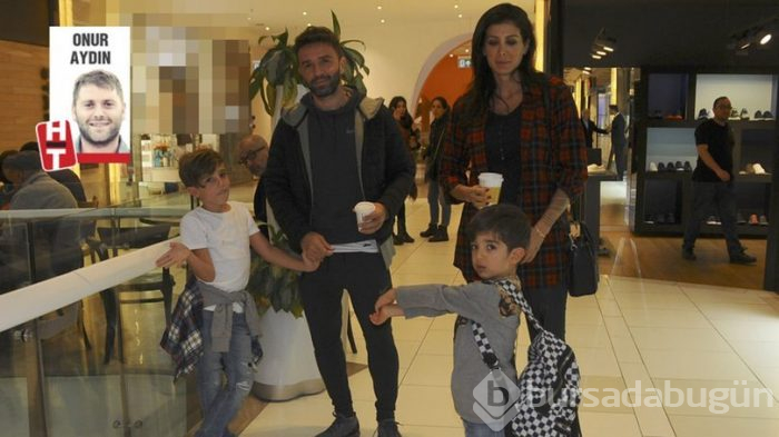 Gökhan Gönül, eşi Hatice Gönül ve çocukları ile poz verdi
