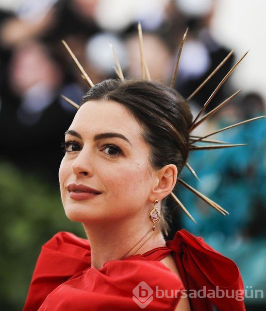 Anne Hathaway oğlu için bıraktı!
