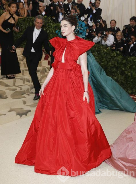Anne Hathaway oğlu için bıraktı!
