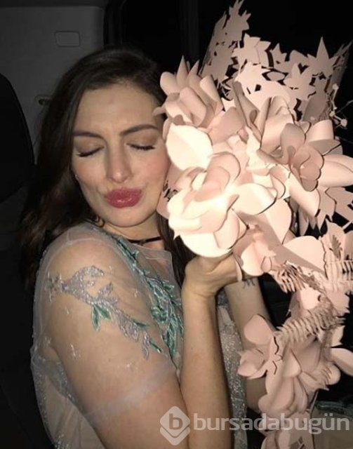 Anne Hathaway oğlu için bıraktı!
