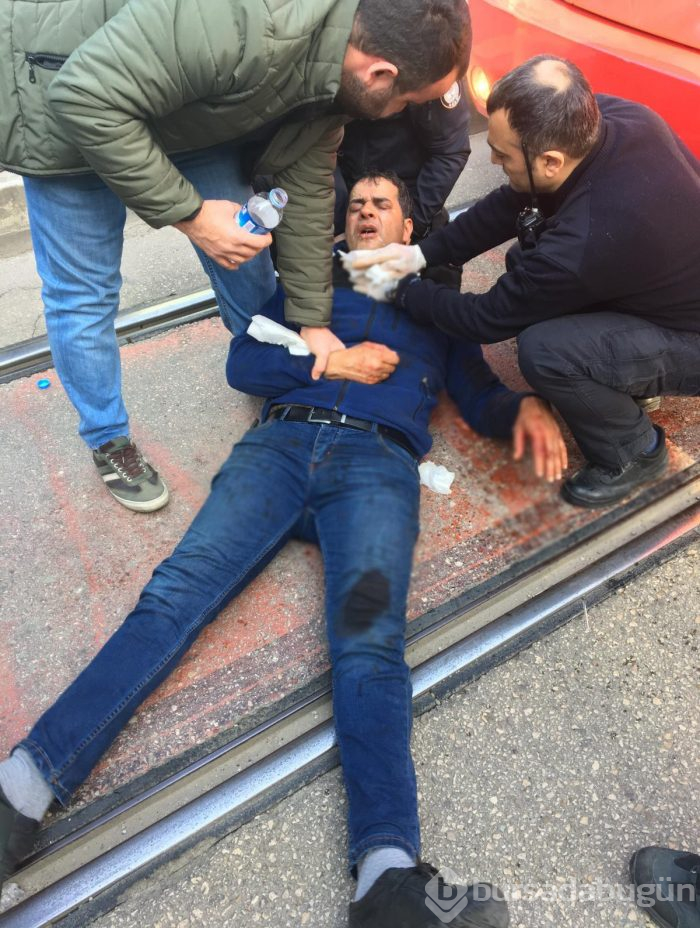 Önce eski karısını, sonra kendisini bıçakladı
