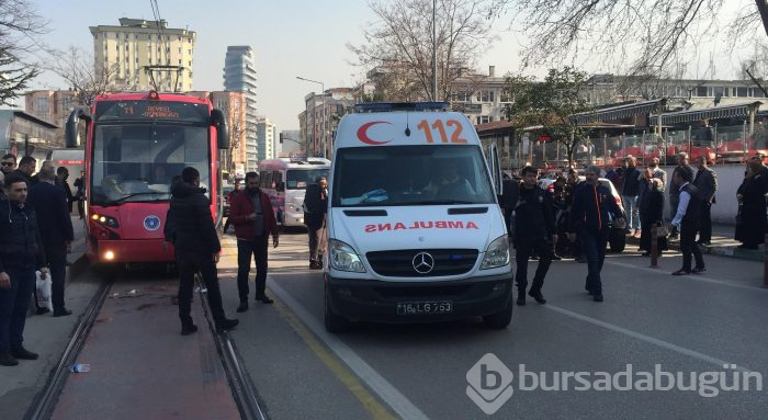 Önce eski karısını, sonra kendisini bıçakladı
