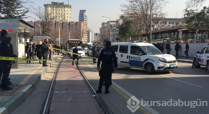 Önce eski karısını, sonra kendisini bıçakladı
