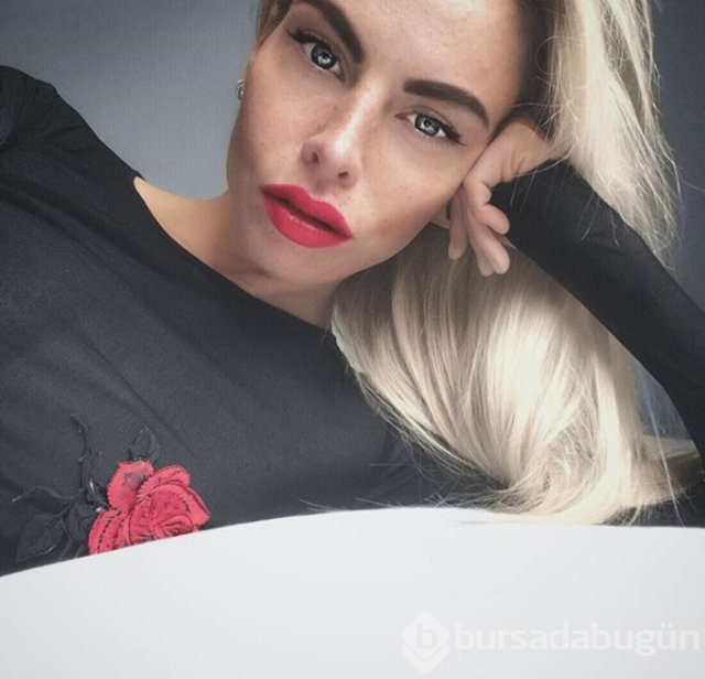 İsveçli model Ia Ostergren bir metrelik bacaklarıyla ilgi odağı oldu

