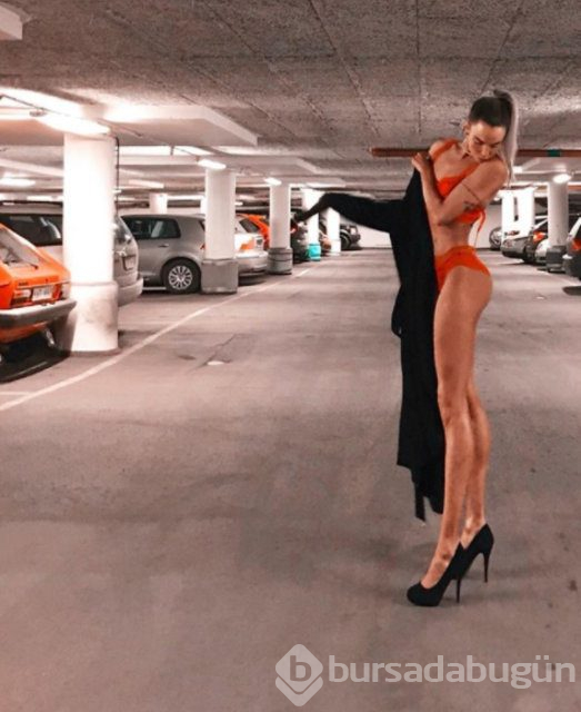 İsveçli model Ia Ostergren bir metrelik bacaklarıyla ilgi odağı oldu
