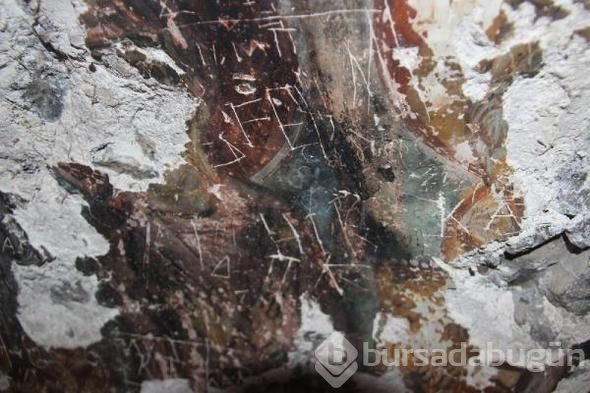 Tesadüfen keşfedilen mağarayı defineciler talan etti
