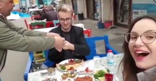 Erasmus için geldiler, lezzet turunda hastanelik oldular
