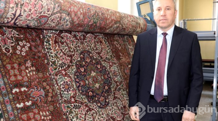 Mahkumlar 32 yıl önce verilen sipariş halıları dokuyor
