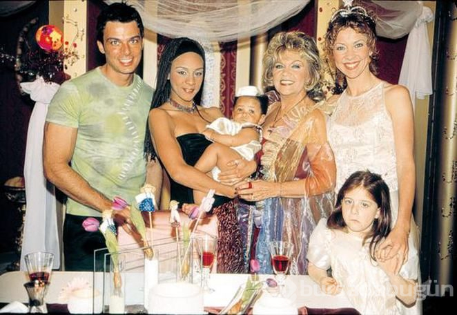 Defne Joy Foster'ın rol arkadaşı Jess Molho canlı yayında anlattı
