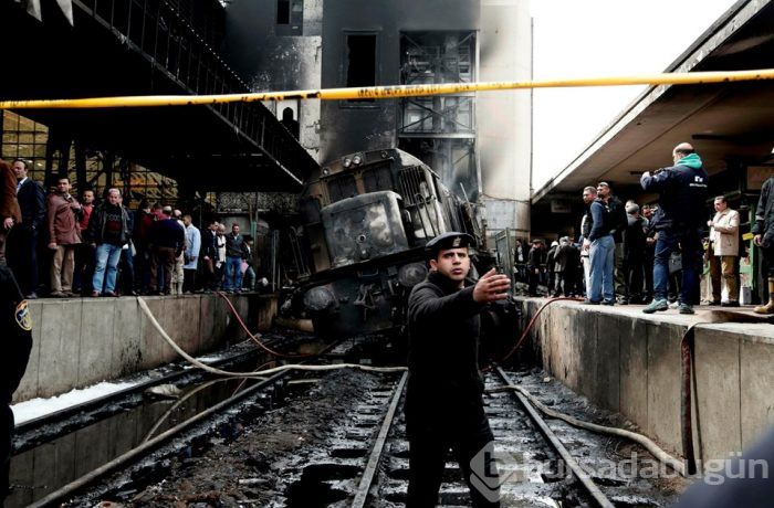 Mısır'da tren istasyonunda yangın: 25 ölü