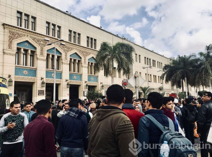 Mısır'da tren istasyonunda yangın: 25 ölü