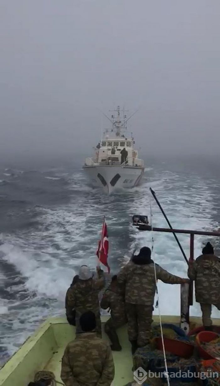 Türk balıkçı teknesine ateş açıldı: 3 yaralı
