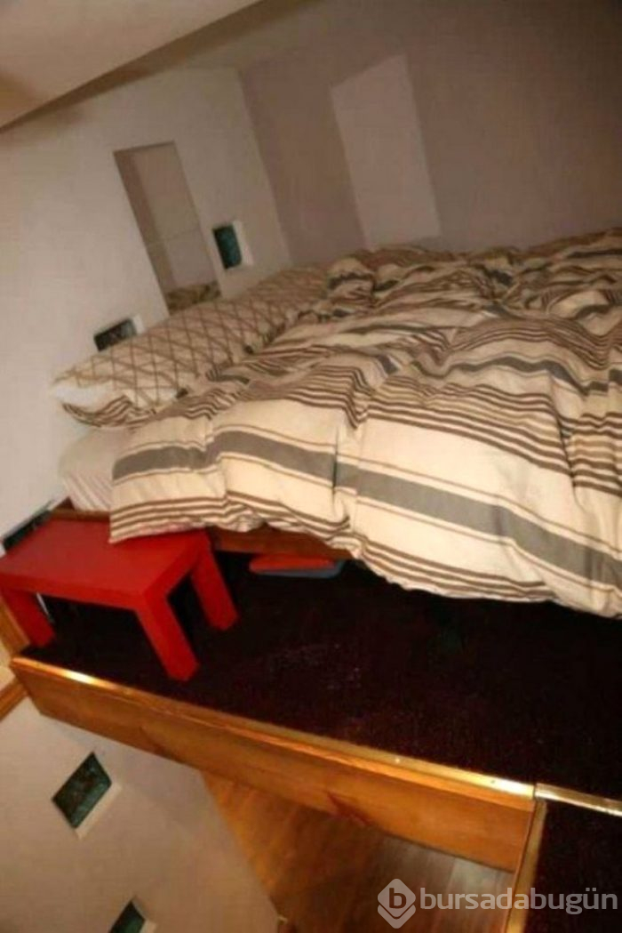 Yeni kiraladığı evin, zemininde bulduğu gizli kapağın altından çıkan şoke etti
