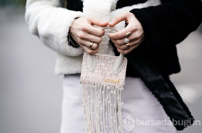 Paris Moda Haftası'na damga vuran süper mini çantalar