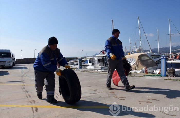 Bodrum'da denizden yatak da çıktı halı da