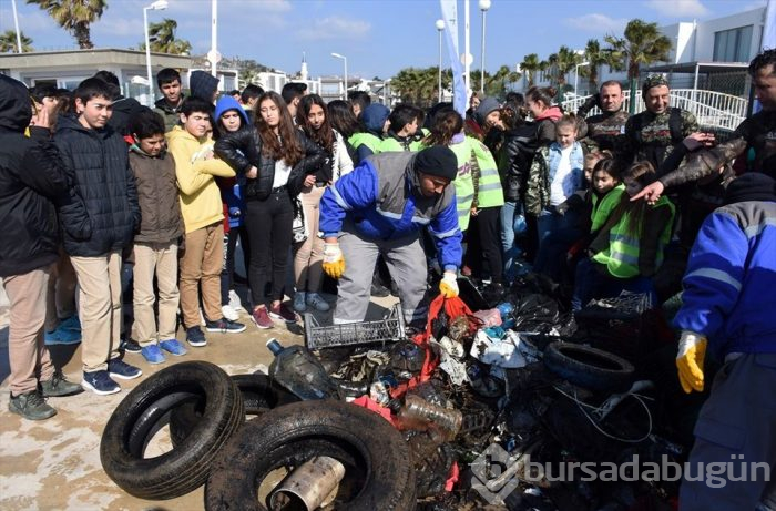 Bodrum'da denizden yatak da çıktı halı da
