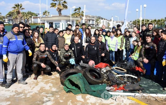 Bodrum'da denizden yatak da çıktı halı da