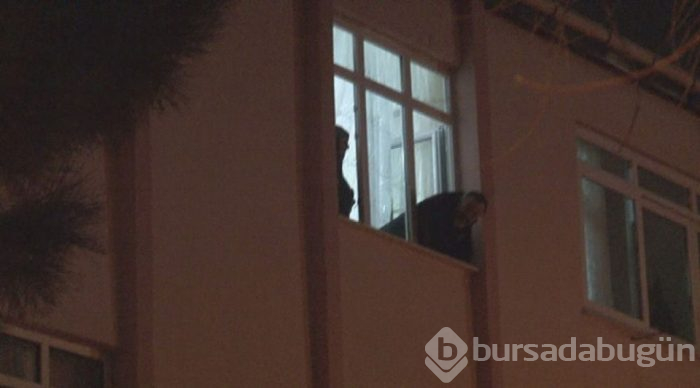 Tuzla'daki kaynağı belirsiz koku araştırılıyor