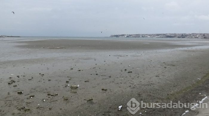 Silivri'de deniz yaklaşık 150 metre çekildi