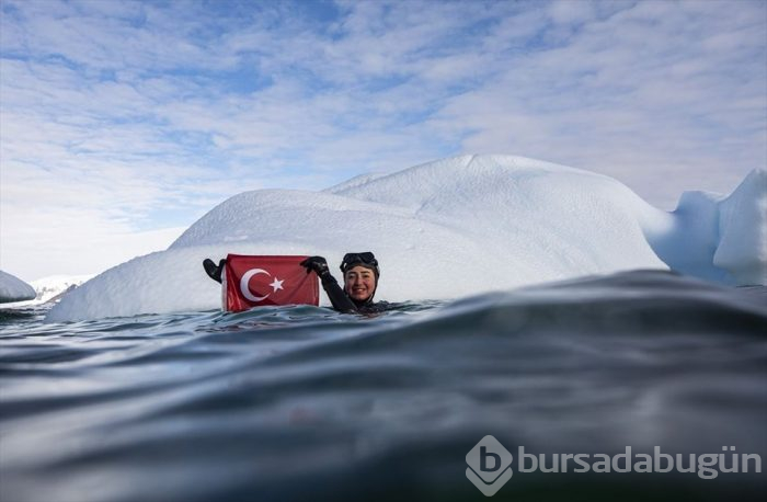 Milli sporcu Şahika Ercümen'den beyaz kıta Antarktika'da anlamlı dalış
