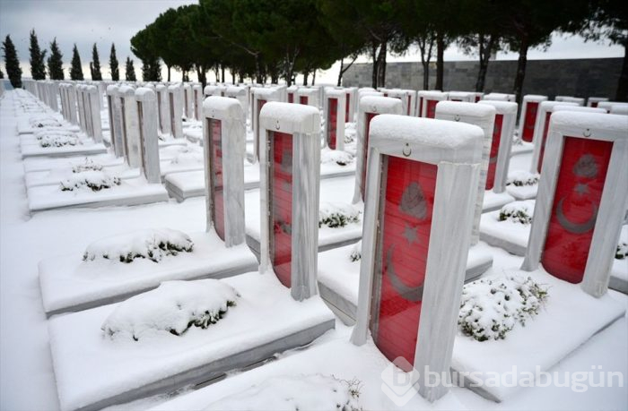 Çanakkale'de tarihi Gelibolu Yarımadası beyaza büründü