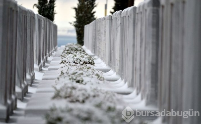Çanakkale'de tarihi Gelibolu Yarımadası beyaza büründü