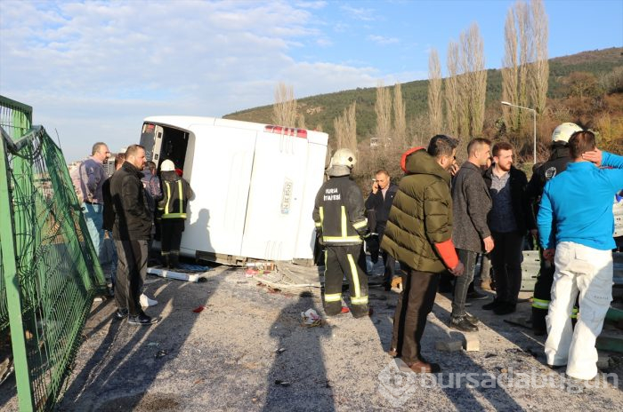 Bursa Uludağ yolunda otobüs devrildi, çok sayıda yaralı var 