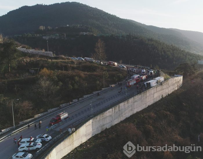 Bursa Uludağ yolunda otobüs devrildi, çok sayıda yaralı var 