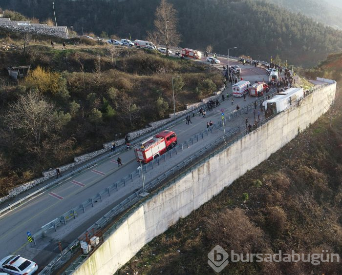 Bursa Uludağ yolunda otobüs devrildi, çok sayıda yaralı var 