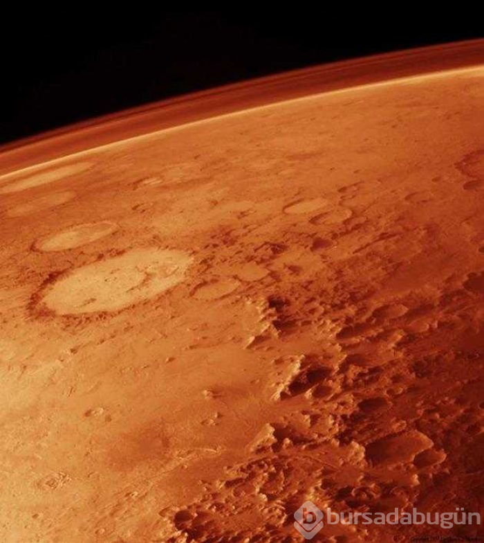 Gökbilimciler, Mars'ta yer altı su ağının izleri bulundu
