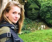 Yasemin Kay Allen'den yılanlı paylaşım
