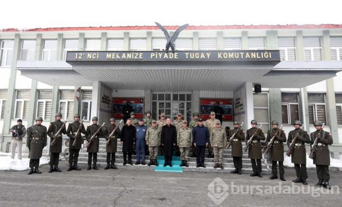 Milli Savunma Bakanı Akar 37 yıl sonra aynı makam odasında
