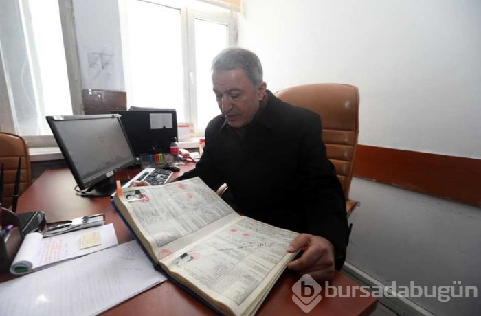 Milli Savunma Bakanı Akar 37 yıl sonra aynı makam odasında

