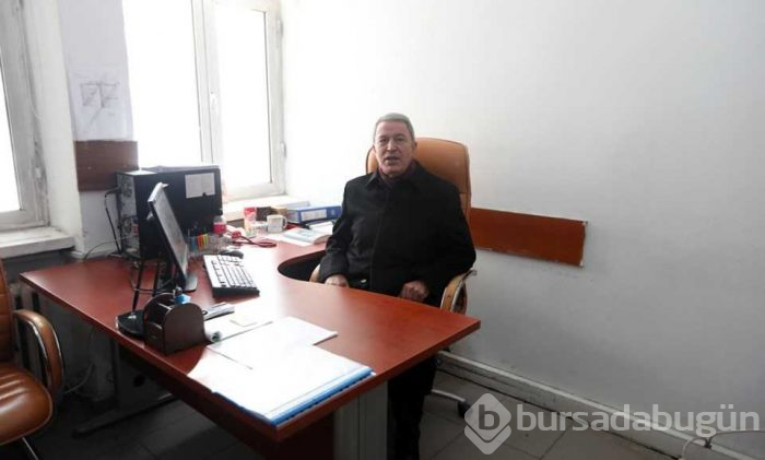 Milli Savunma Bakanı Akar 37 yıl sonra aynı makam odasında
